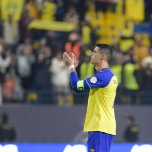 Cristiano Ronaldo mal tinha tocado na bola e fãs do Al Nassr fizeram isto